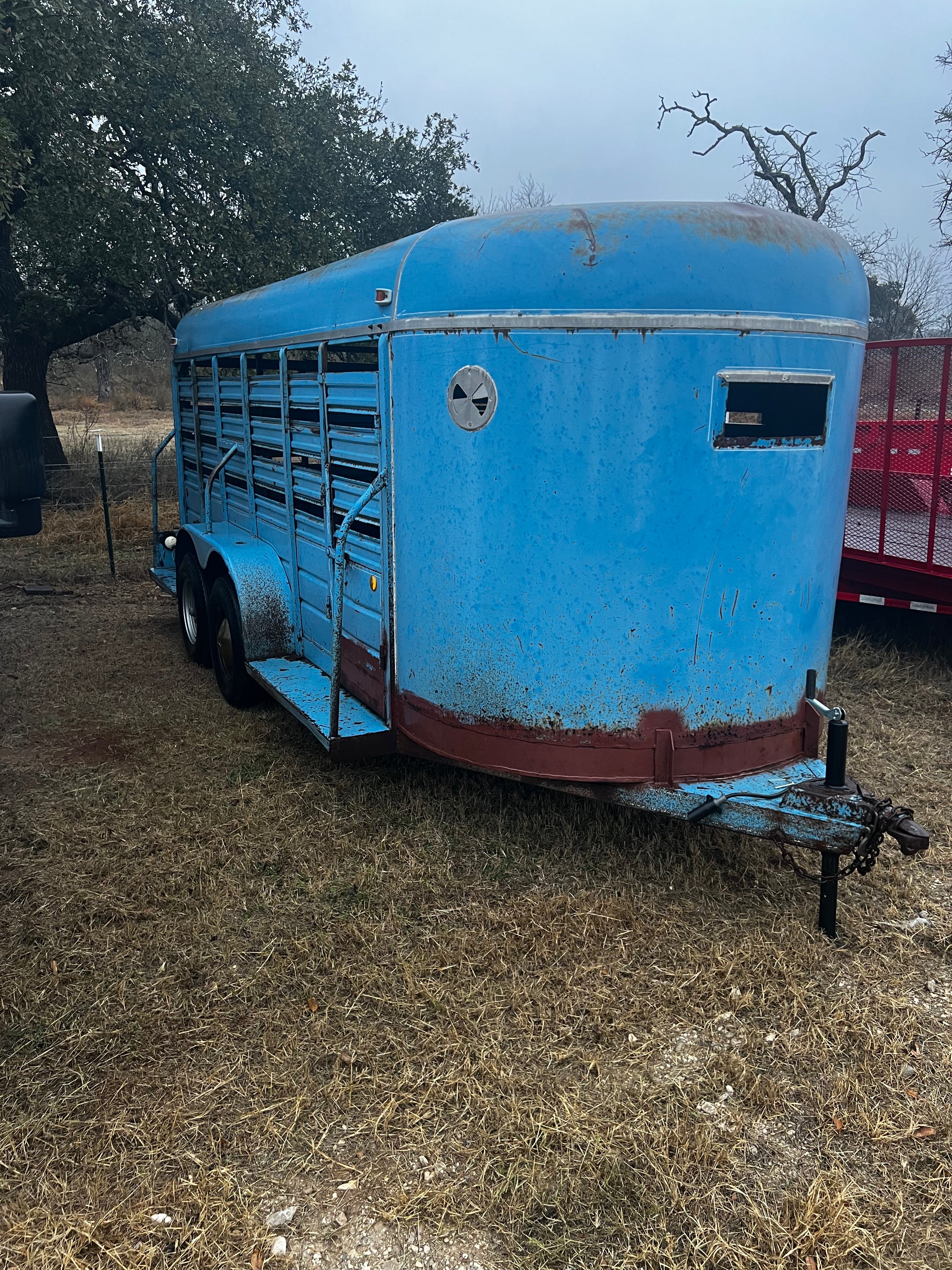 Blue WW Livestock Rental J4 Trailer