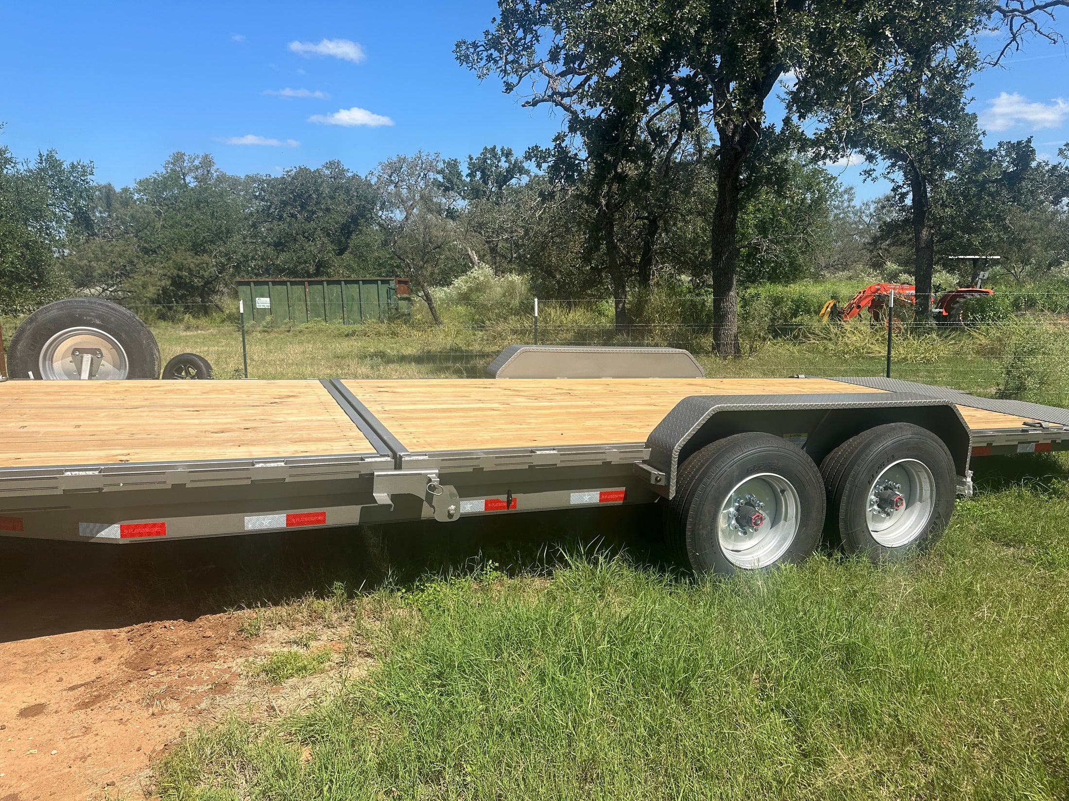 USED DP Platinum 83"x22.5' 2025 Tilt 8k  - 1495