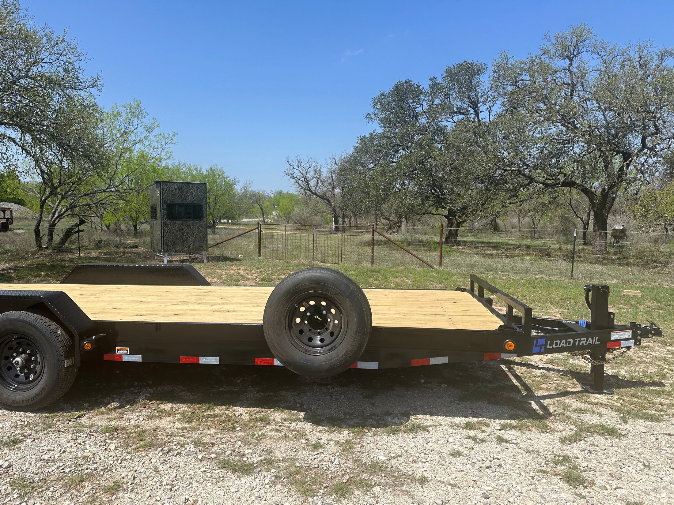 LoadTrail 83"x22' Tandem Carhauler 14k - 2182 LoadTrail
