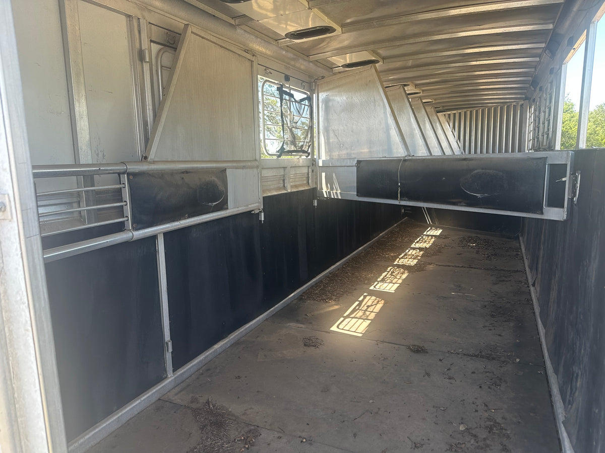 Used 2001 Sundowner Aluminum 8 Horse Trailer 25ft - 4933