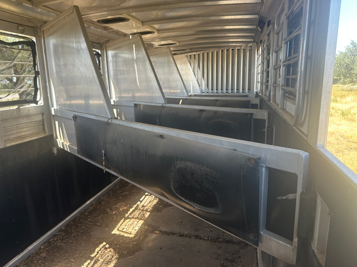 Used 2001 Sundowner Aluminum 8 Horse Trailer 25ft - 4933