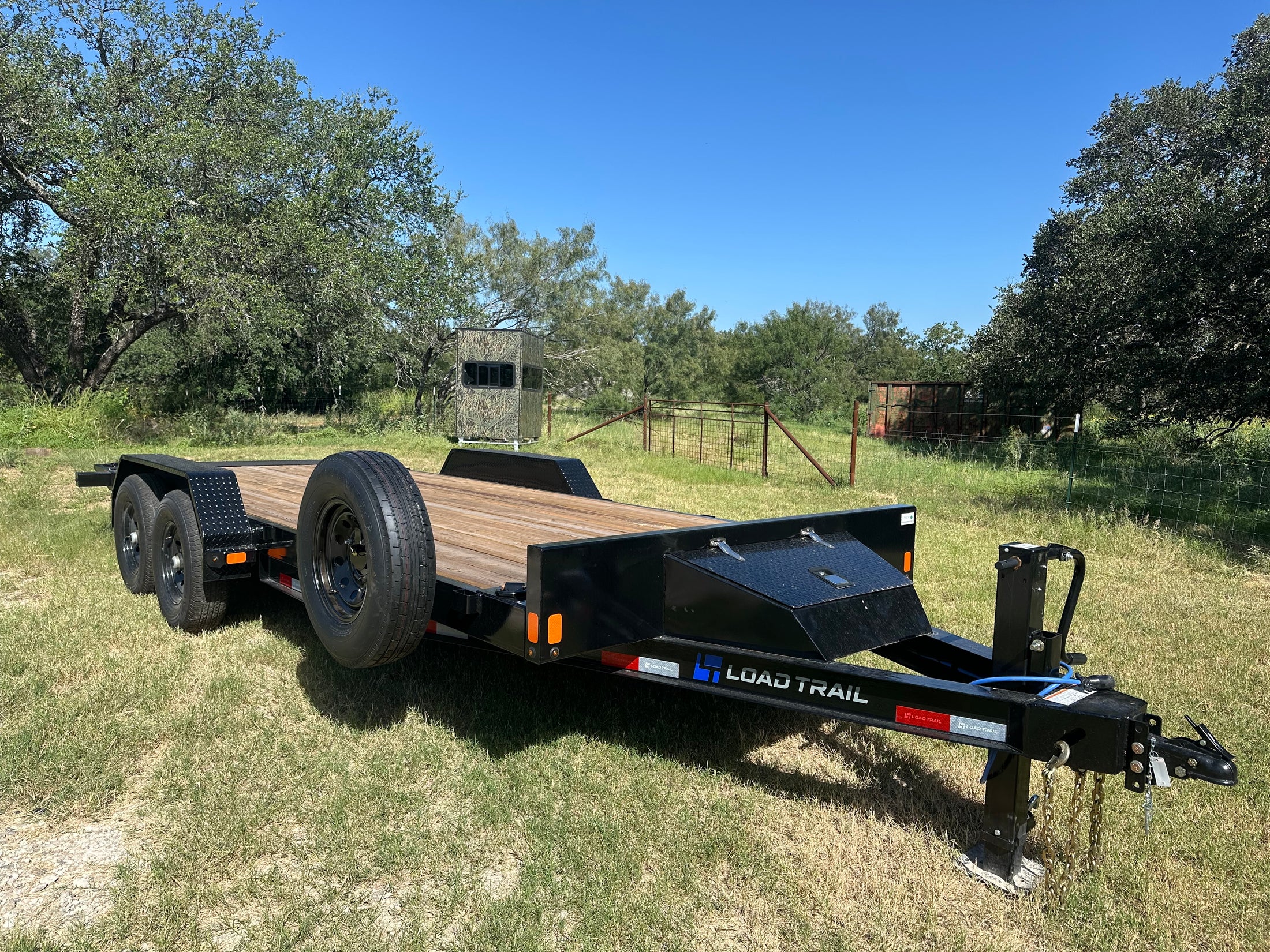 LoadTrail 83"x20' Tandem Tilt - 9241
