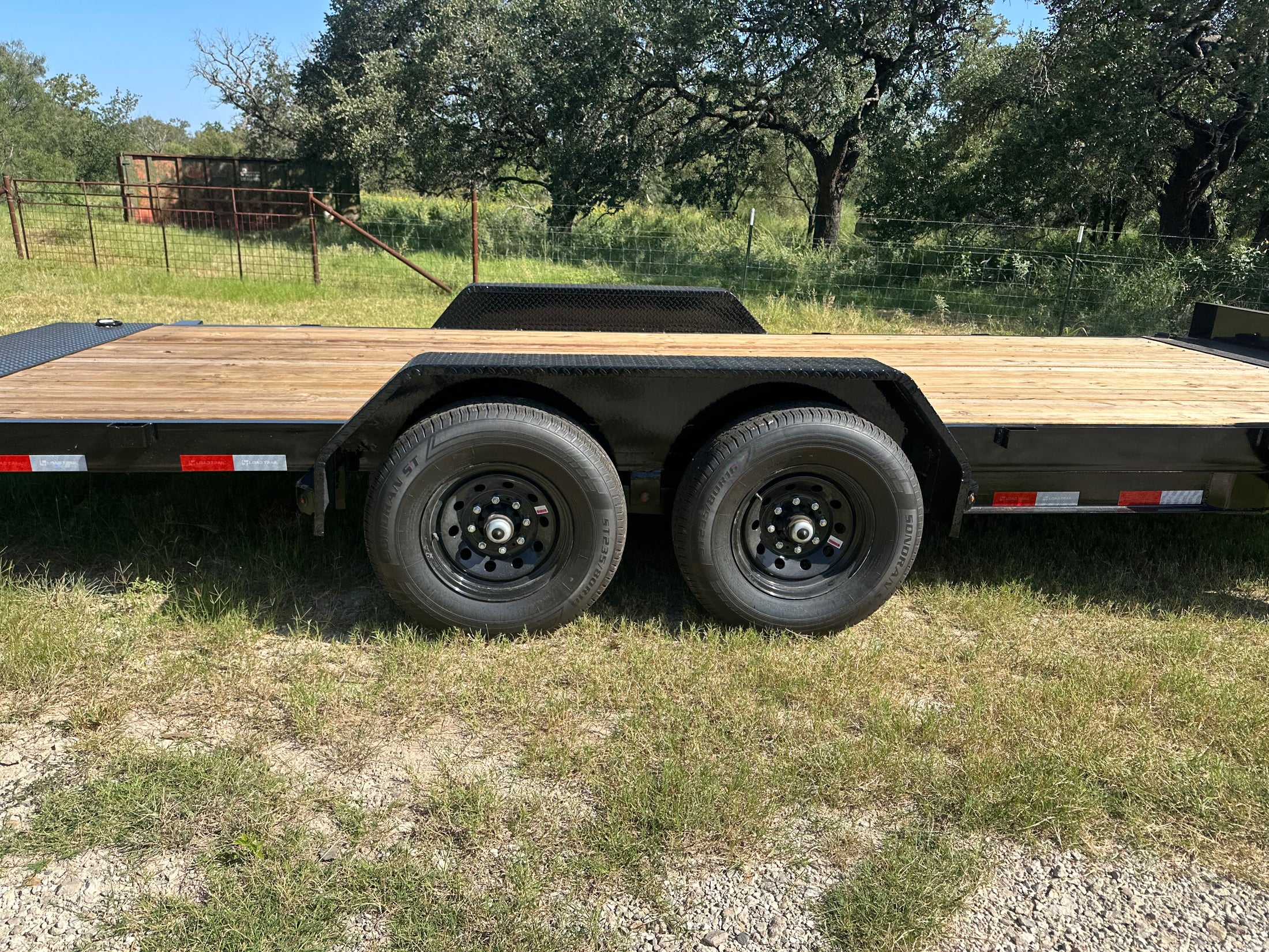 LoadTrail 83"x20' Tandem Tilt - 9241