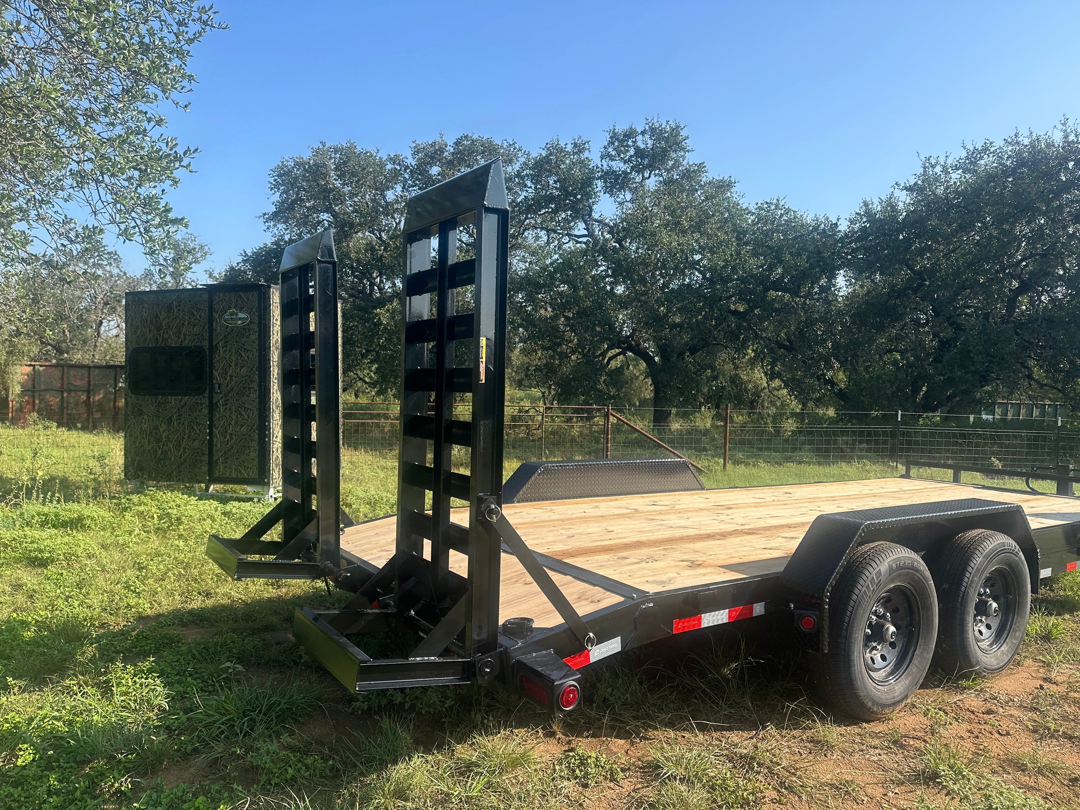 LoadTrail 83"x20' Tandem Carhauler w/Fold Up Ramps 14k - 1307