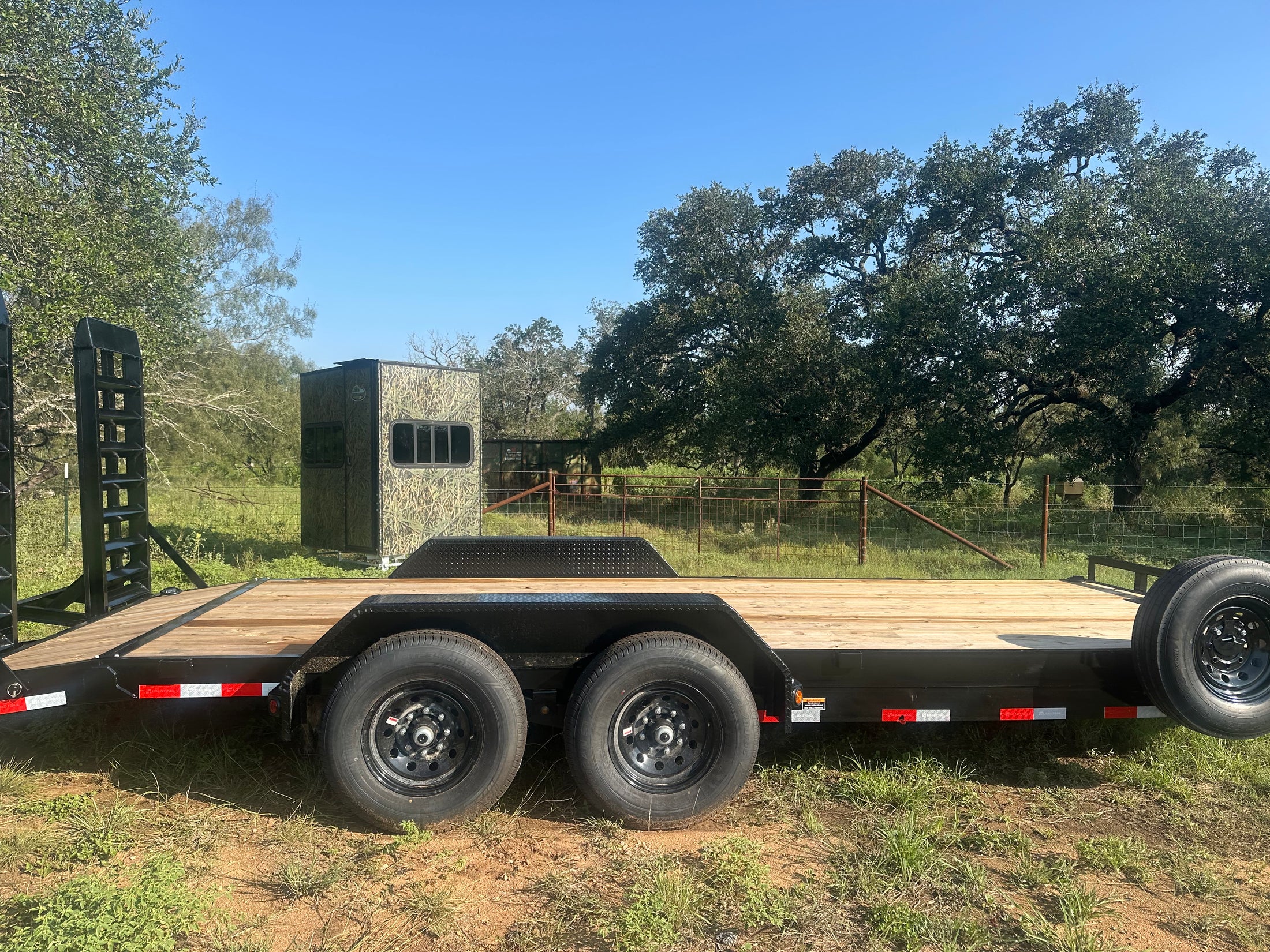 LoadTrail 83"x20' Tandem Carhauler w/Fold Up Ramps 14k - 1307