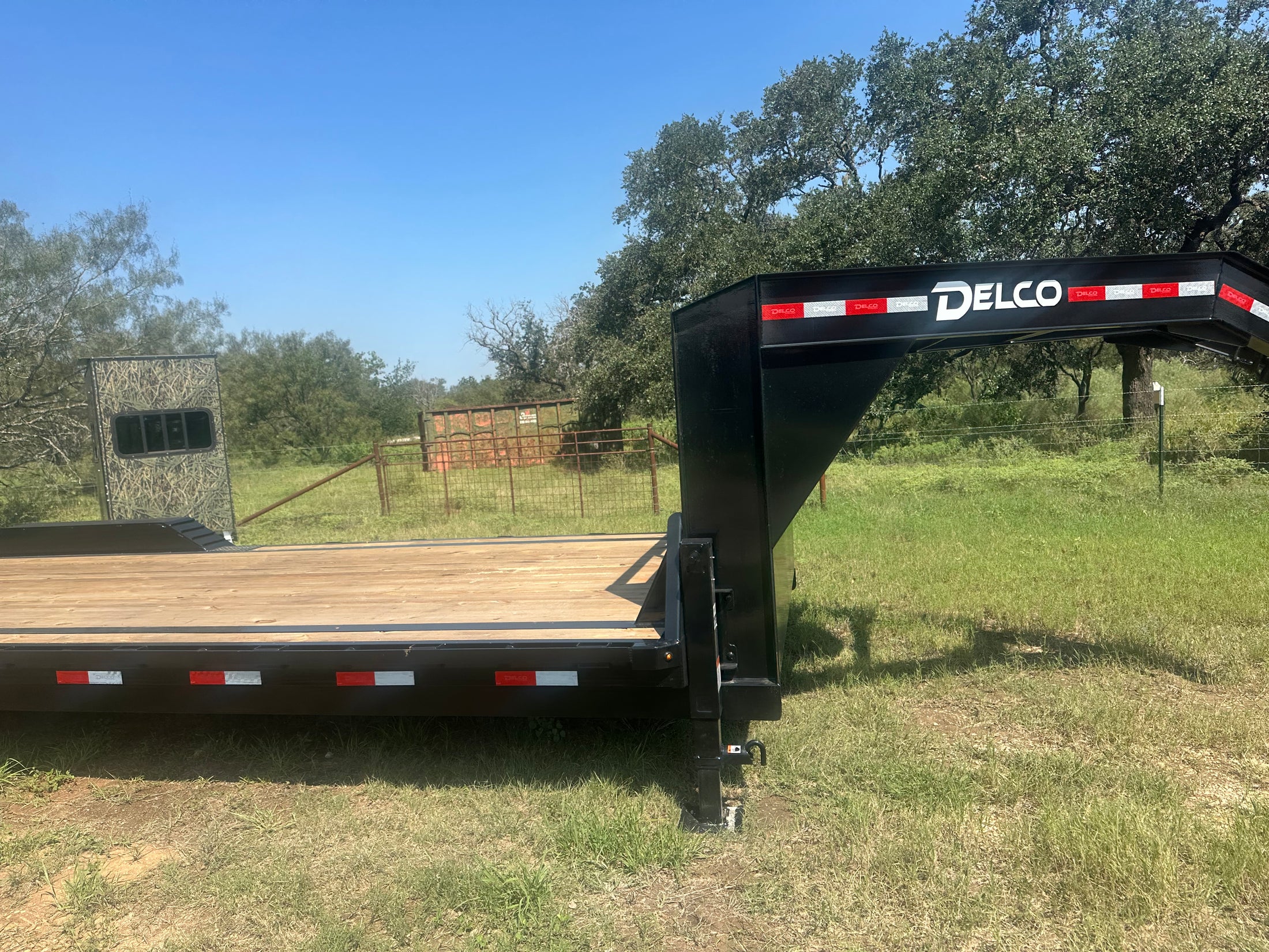 Delco 102"x24' Gooseneck Carhauler 14k - 1431