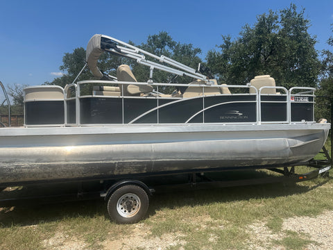USED Bennington 22SFX Pontoon Boat 2013 3856 90HP Yamaha Motor
