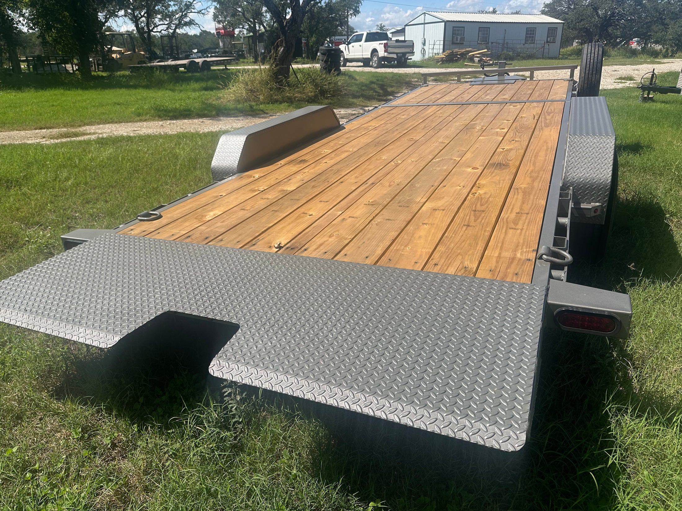 USED DP Platinum 83"x22.5' 2025 Tilt 8k  - 1495