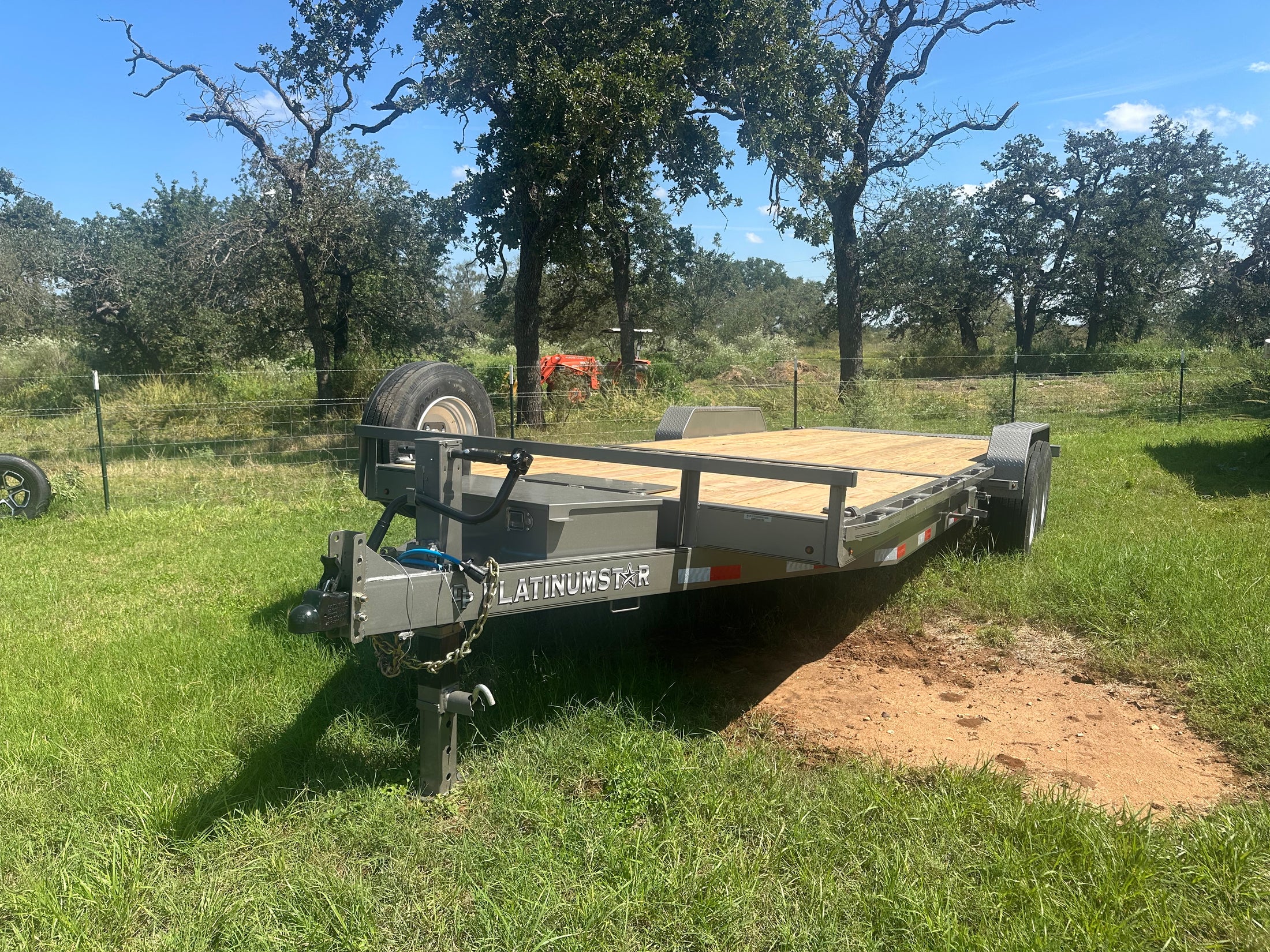 USED DP Platinum 83"x22.5' 2025 Tilt 8k  - 1495