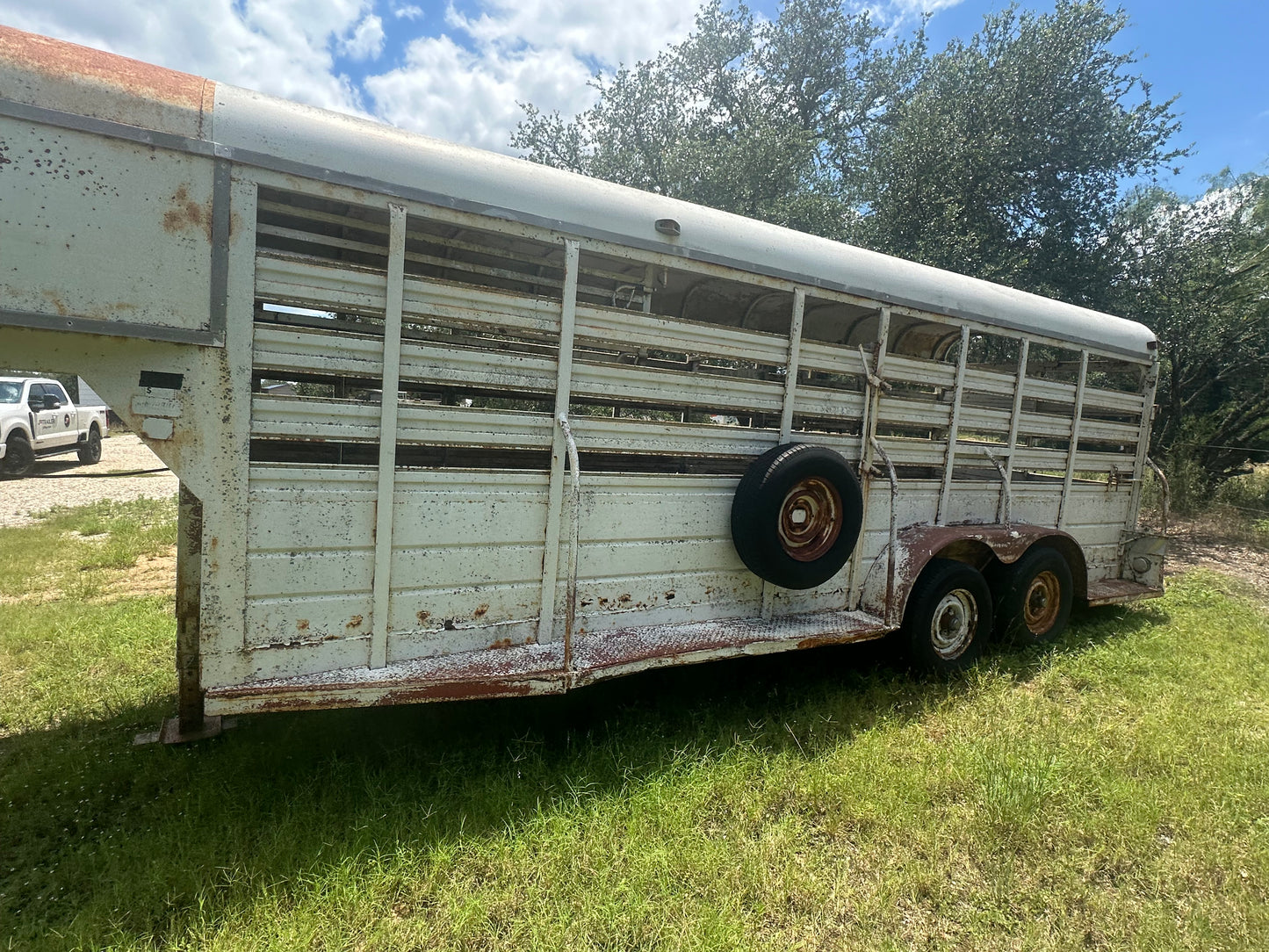 USED Homemade 6'X20' Gooseneck Livestock -HMMD