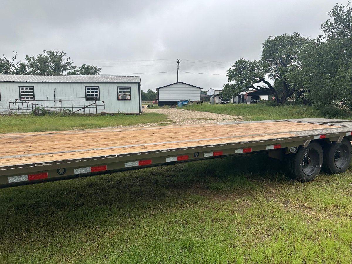 Loadtrail 102"x30' Tandem Low - Pro Gooseneck TAN - 2651 - J4 Trailer
