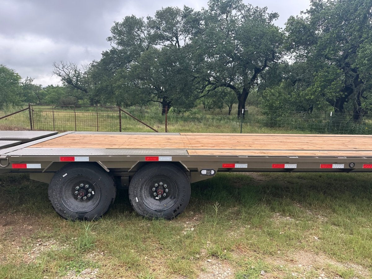 Loadtrail 102"x30' Tandem Low - Pro Gooseneck TAN - 2651 - J4 Trailer