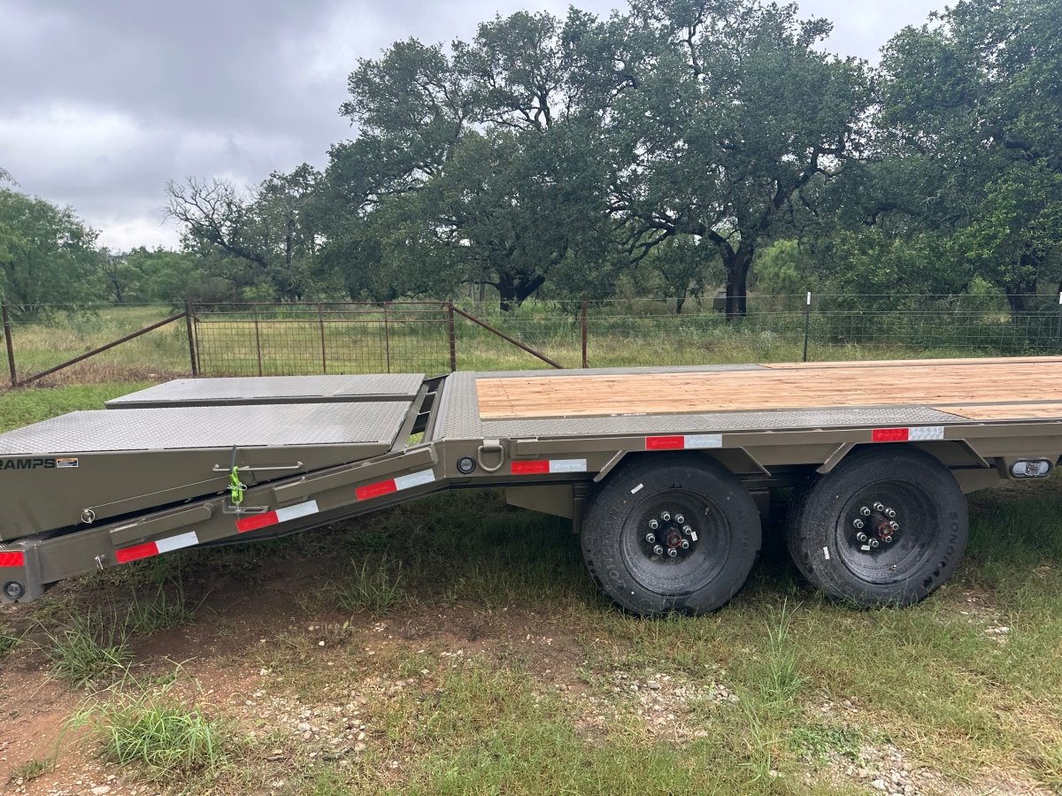 Loadtrail 102"x30' Tandem Low - Pro Gooseneck TAN - 2651 - J4 Trailer