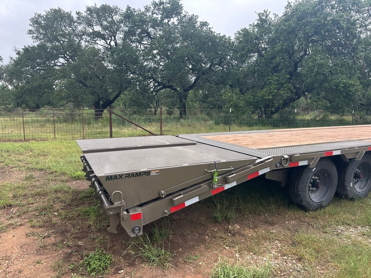 Loadtrail 102"x30' Tandem Low - Pro Gooseneck TAN - 2651 - J4 Trailer