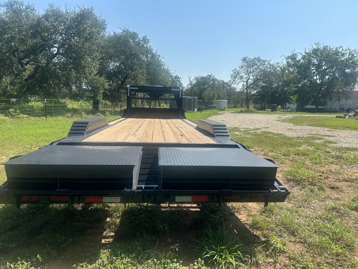 SALE - Delco 102"x24' Gooseneck Carhauler 14k - 1431 - J4 Trailer