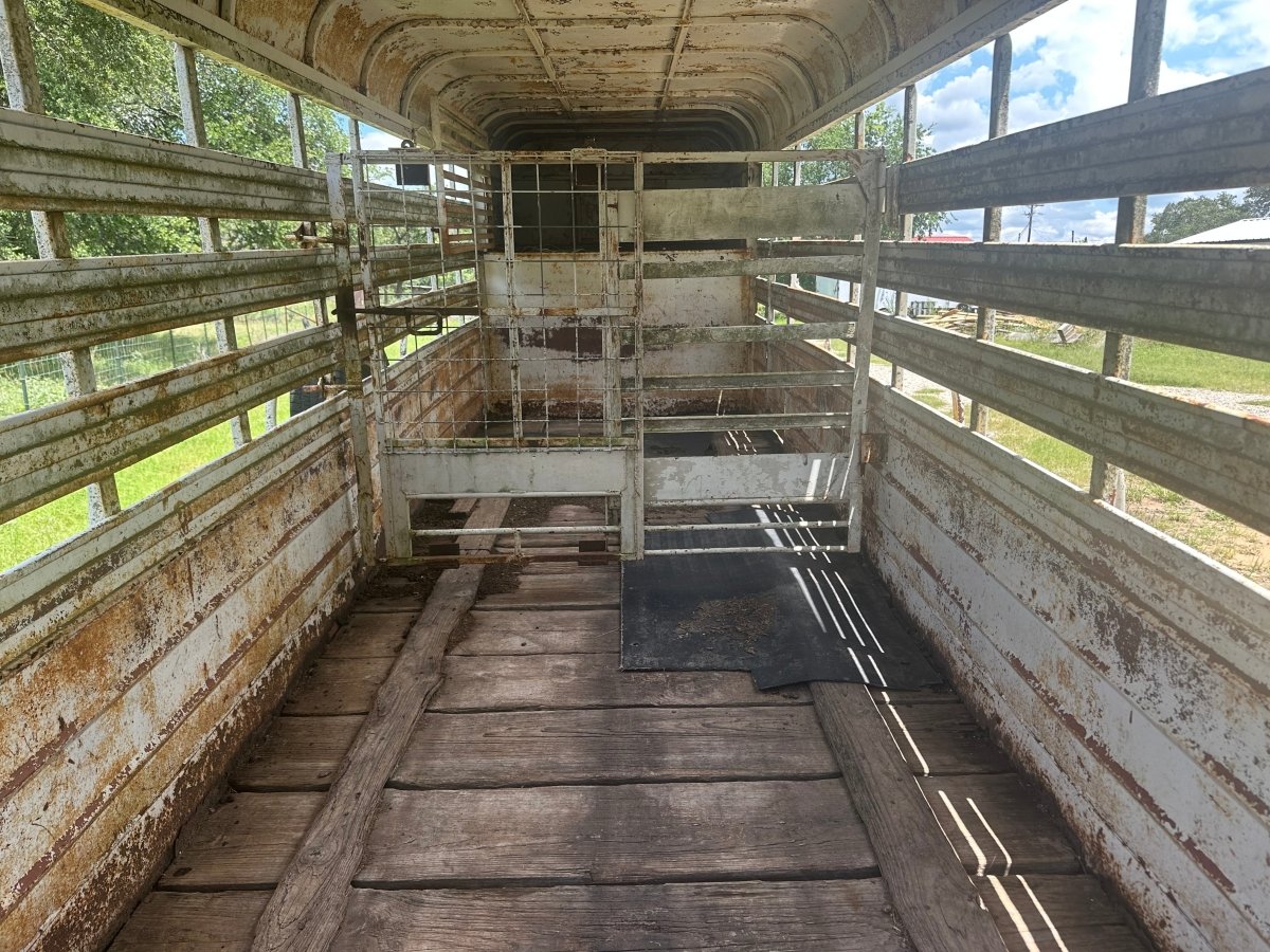 USED Homemade 20' Gooseneck Livestock -HMMD - J4 Trailer