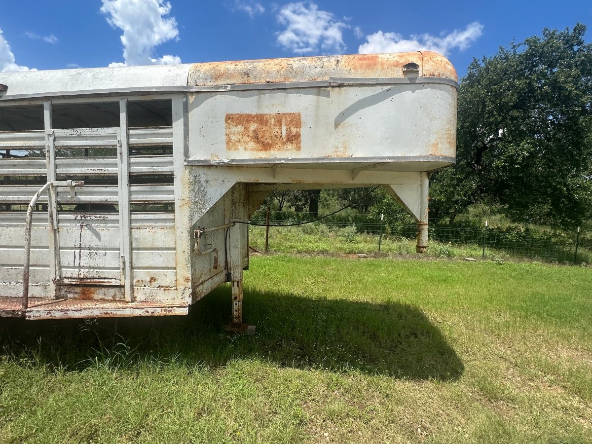 USED Homemade 20' Gooseneck Livestock -HMMD - J4 Trailer