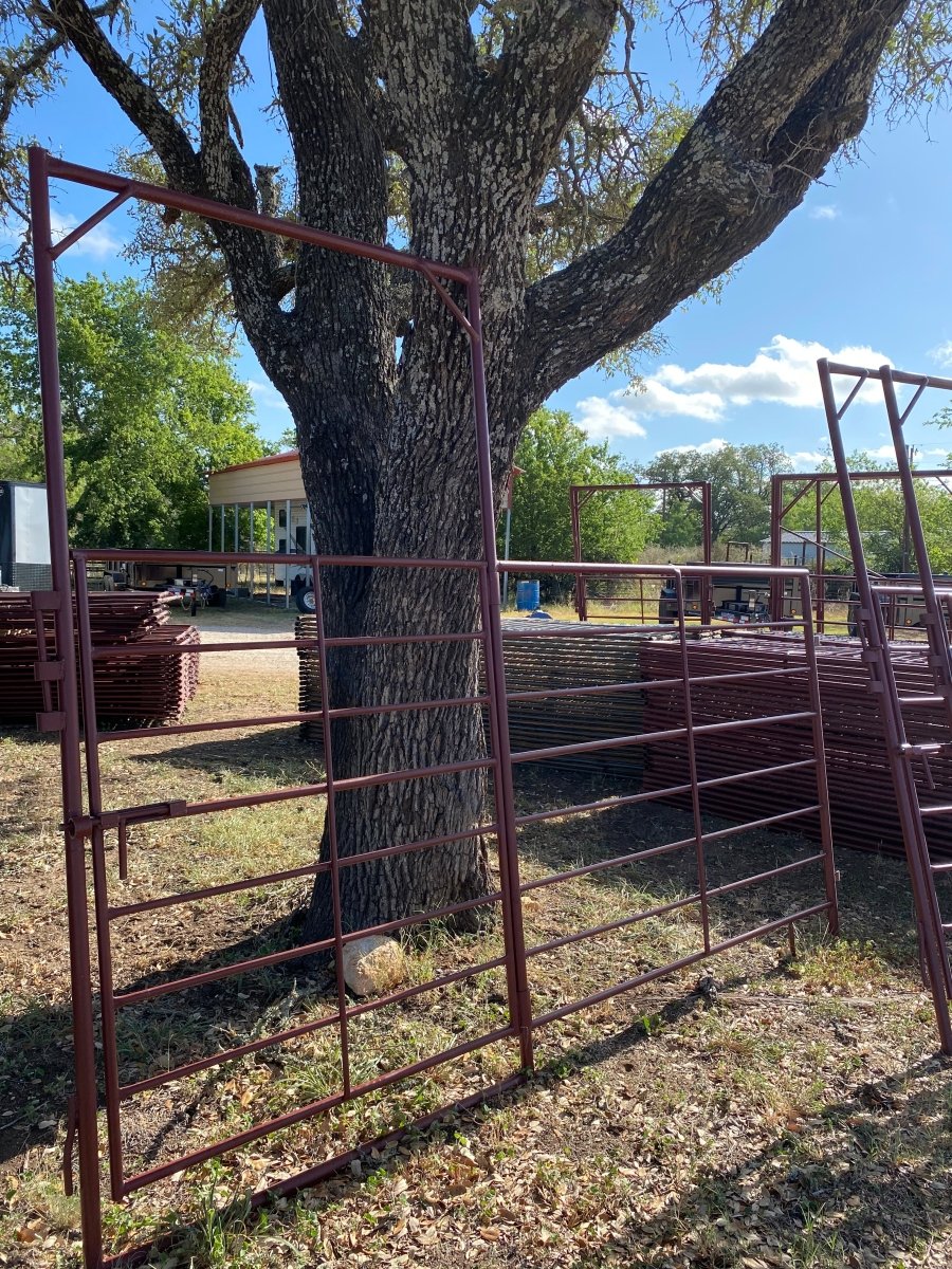 Texas Best 4 Ft Bow Gate Walk Thru on a 10' Panel - Cattle Panel - J4 Trailer